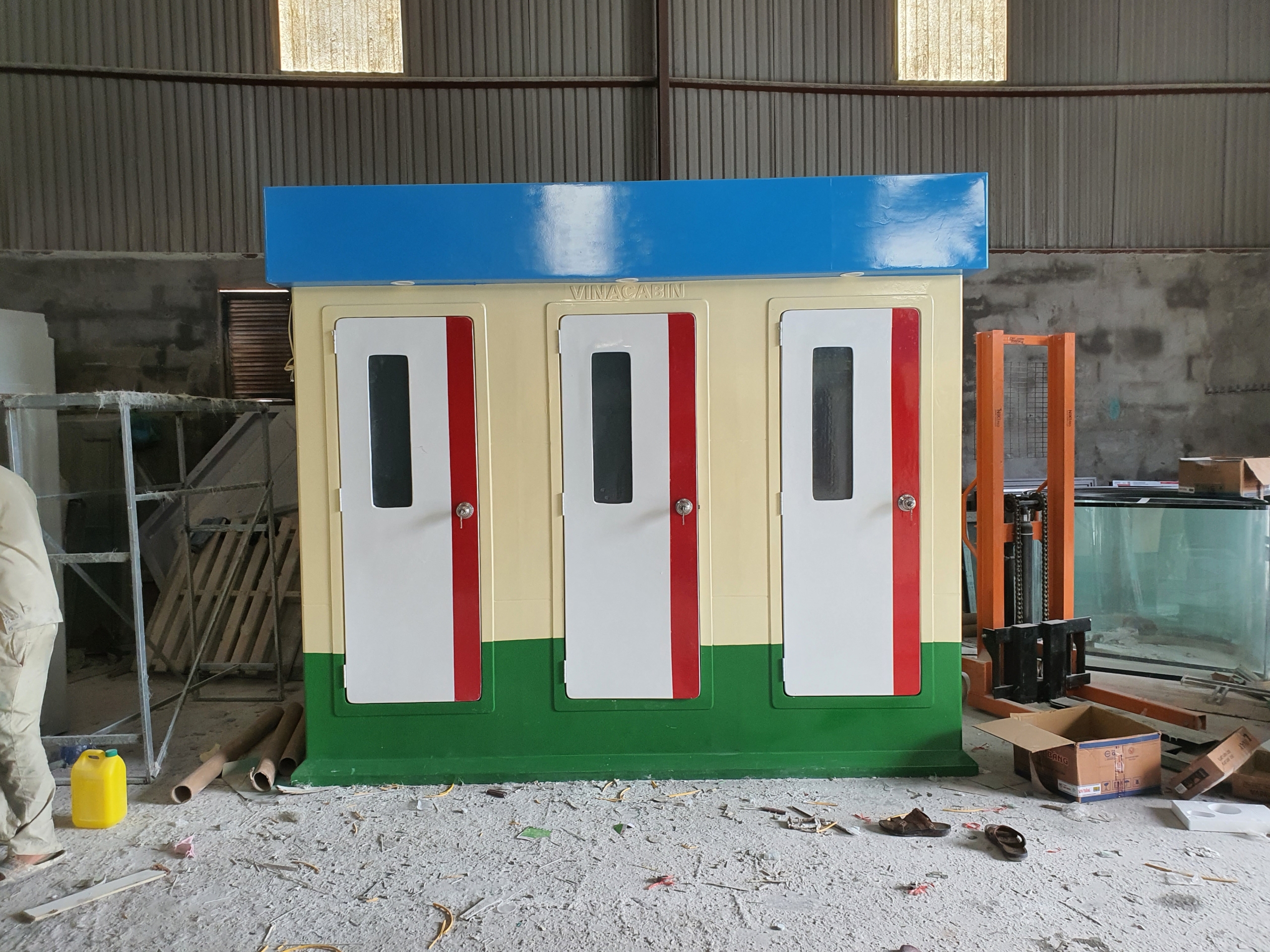 Nhà vệ sinh công cộng Vinacabin